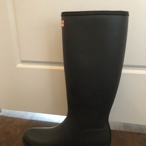 New ( Still in Box!) Tall Hunter Rainboots